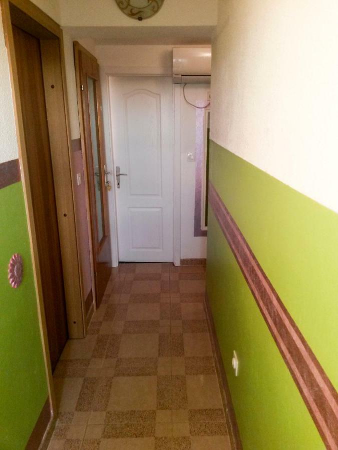 Apartments Zufic Stinjan Luaran gambar