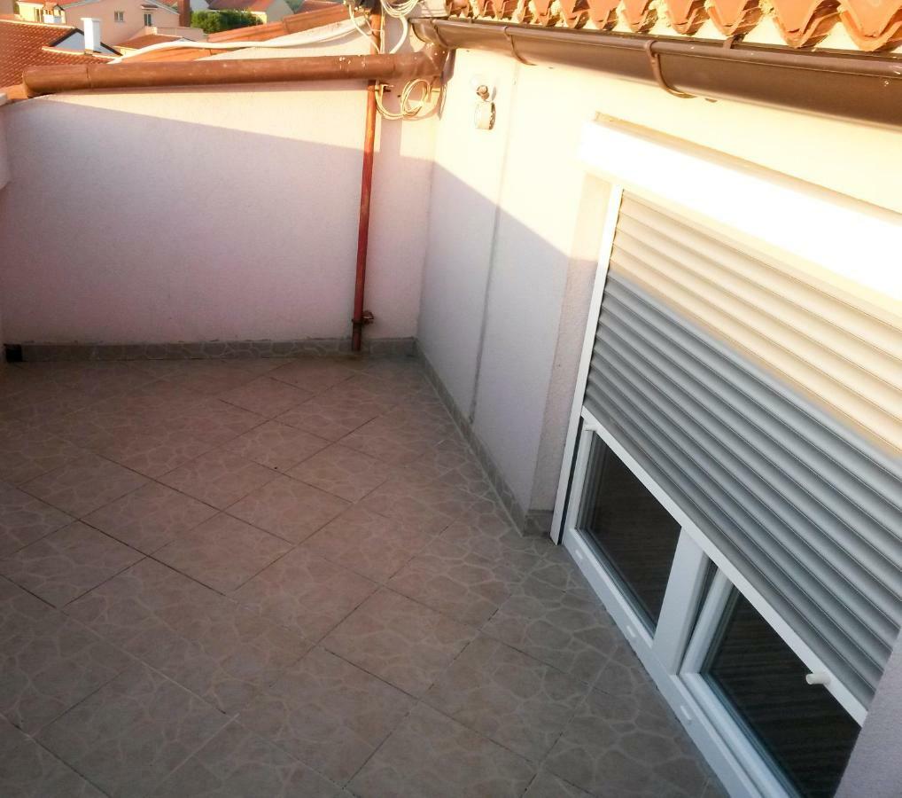 Apartments Zufic Stinjan Luaran gambar